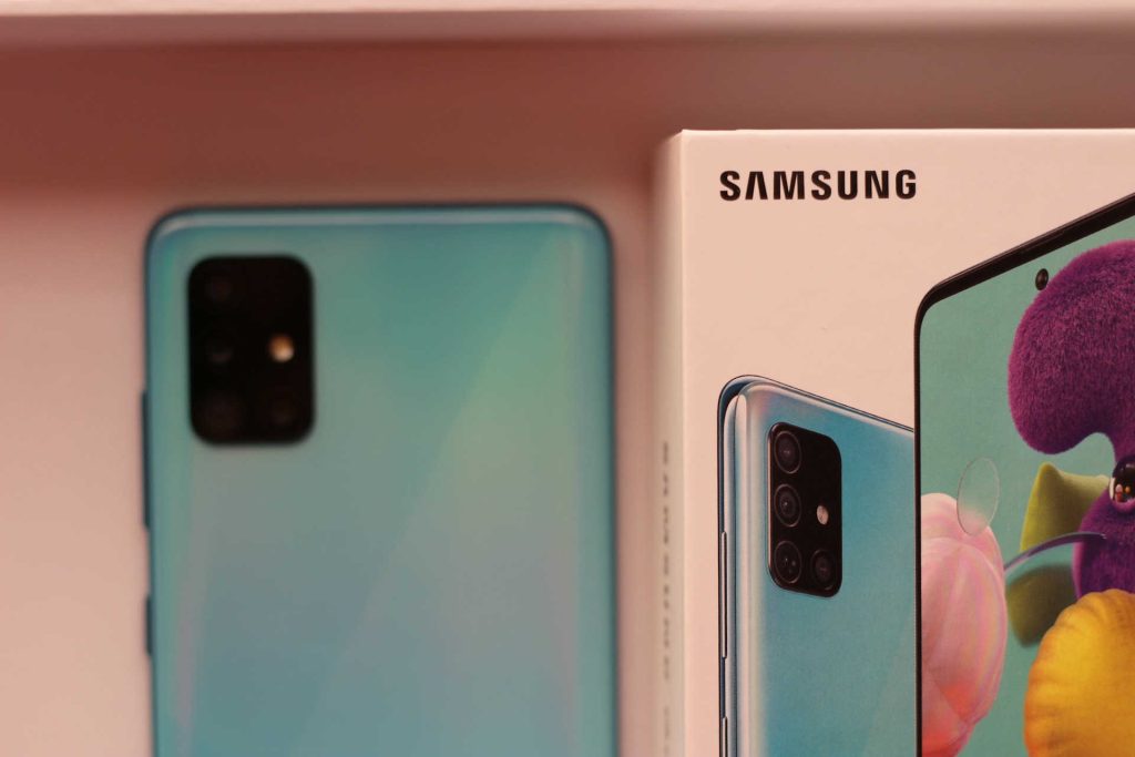 Samsung wprowadza tłumaczenie na żywo w najnowszych smartfonach Galaxy S24